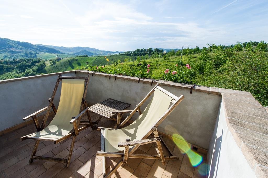 Agriturismo La Corte Del Lupo โนเชราอุมบรา ภายนอก รูปภาพ