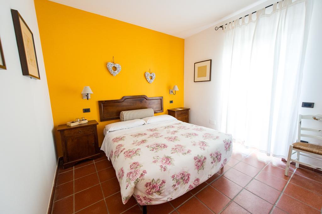 Agriturismo La Corte Del Lupo โนเชราอุมบรา ภายนอก รูปภาพ
