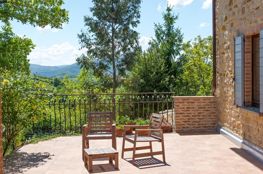 Agriturismo La Corte Del Lupo โนเชราอุมบรา ภายนอก รูปภาพ